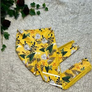 ZYIA Activewear Floral Yellow Leggings 💛